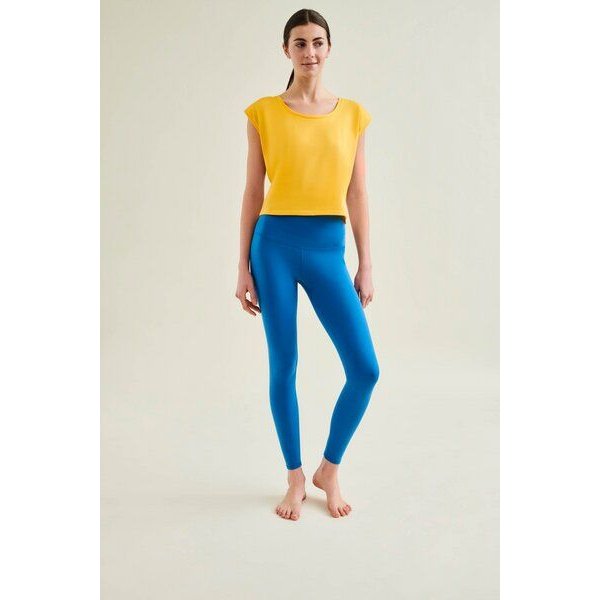 Wellicious Cropped Dance Vest
