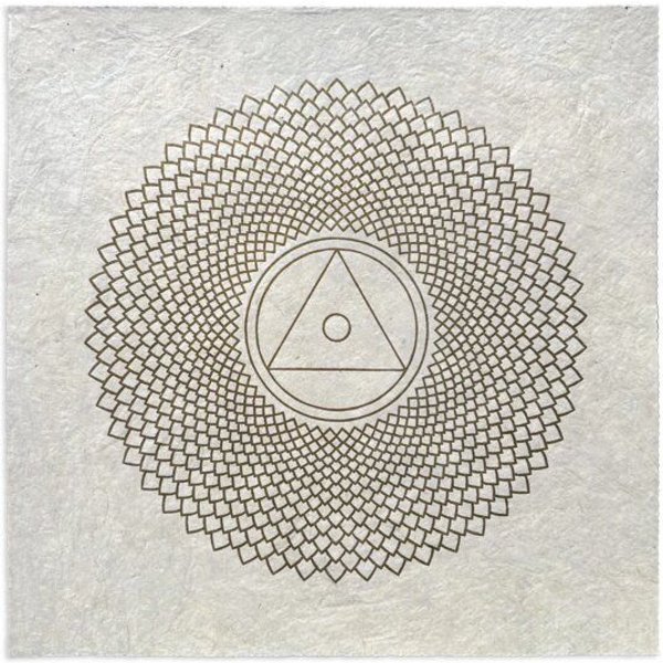 Veskor Cassiopeia SAHASRĀRA Chakra-Meditations-Linoldruck | 40 × 40 cm | Gold auf Naturweiß