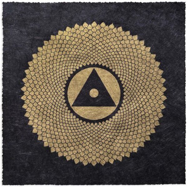 Veskor Cassiopeia SAHASRĀRA Chakra-Meditations-Linoldruck | 22 × 22 cm | Gold auf Schwarz