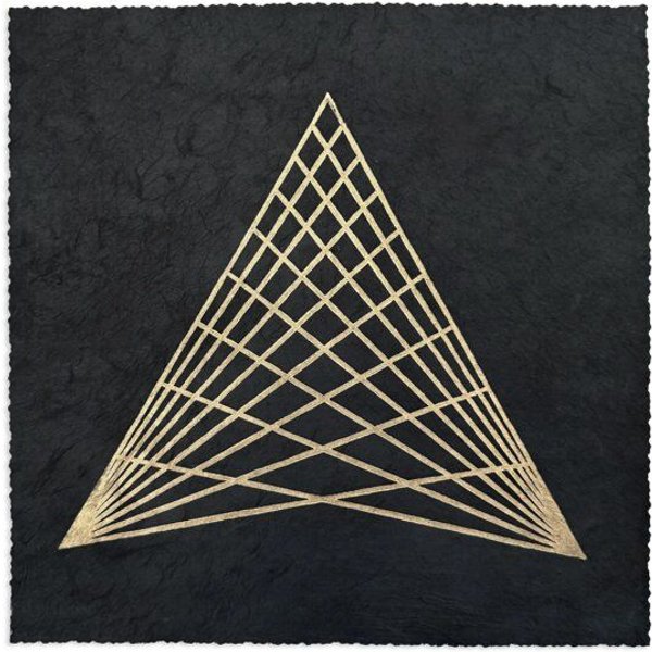 Veskor Cassiopeia TRIANGULAR GRID Linoldruck | 22 × 22 cm | Gold auf Schwarz