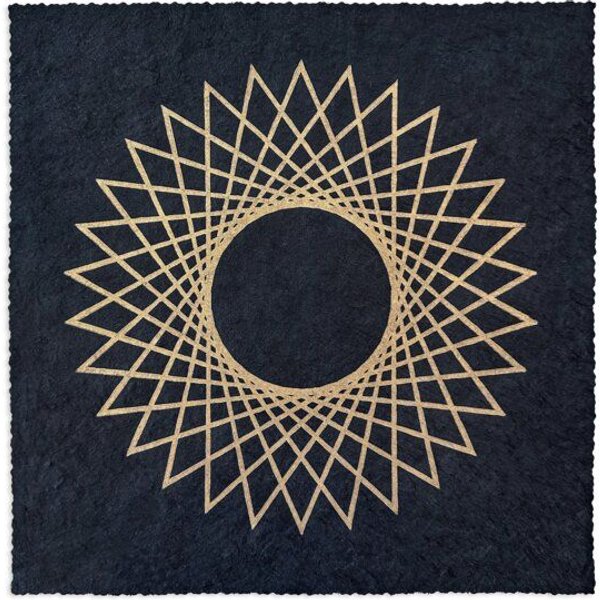Veskor Cassiopeia STERN POLYGON (30/11) Heilige Geometrie Linoldruck | 22 × 22 cm | Gold auf Schwarz