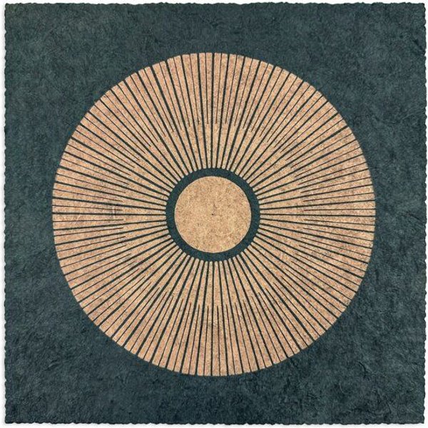 Veskor Cassiopeia CENTRAL SUN Sonnen Linoldruck | 22 × 22 cm | Kupfer auf Waldgrün