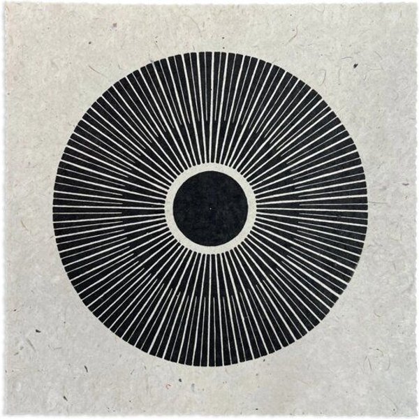 Veskor Cassiopeia CENTRAL SUN Sonnen Linoldruck | 22 × 22 cm | Schwarz auf Naturweiß