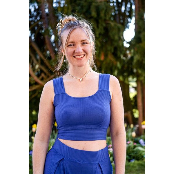 Vivien Joy Farrah Basic Crop Top