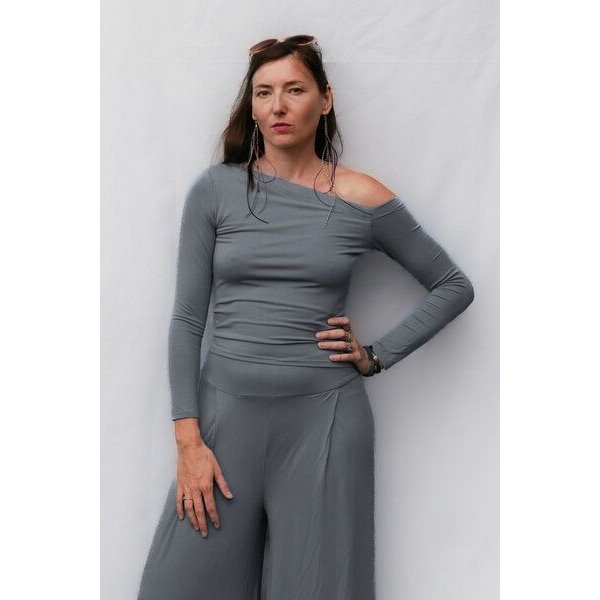 10 BODIES Asymmetrical Longsleeve aus Modal Tencel