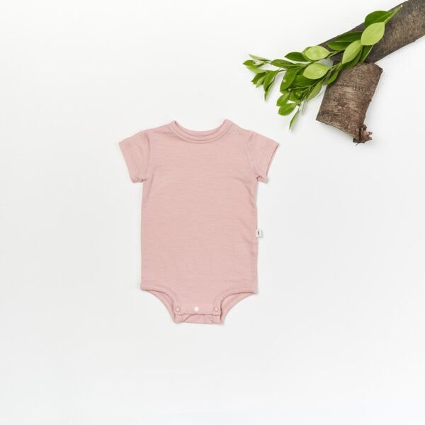 tetoi-vienna TENCEL kurzarm Baby Body "Waldbad"