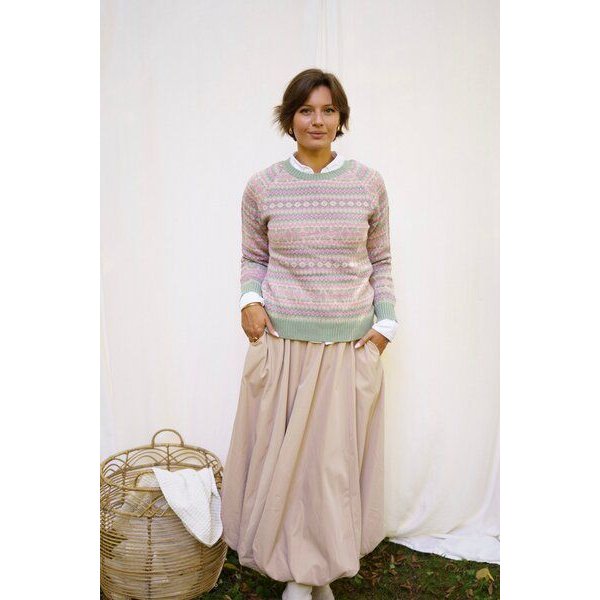Haus of Namaste Handgemachter Fair Isle Lammwollpullover | 100% Lammwolle in Altrosa & Salbeigrün | Faire und nachhaltige Mode