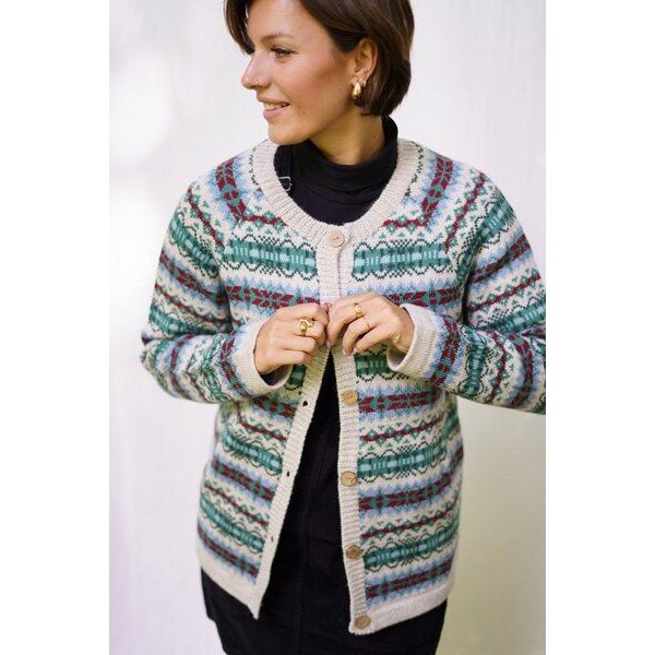 Haus of Namaste Fair-Isle-Cardigan aus 100 % Lammwolle | Basis in Haferflocken und nordischen geometrischen Mustern | Handgefertigt | Nachhaltig und fair