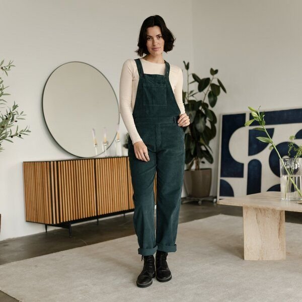 NORDLICHT Cord Latzhose Liv aus 100% Bio-Baumwolle