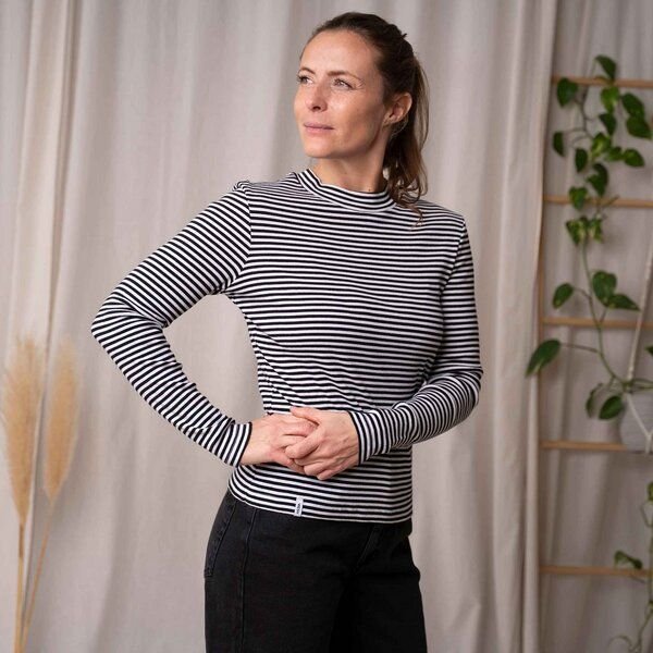 Vresh Clothing Viyola - Turtle Neck Longsleeve aus Biobaumwolle, Gestreift S/W
