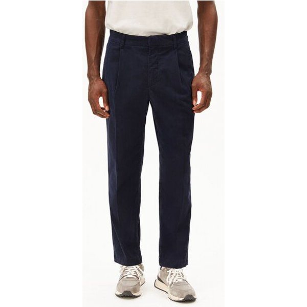 ARMEDANGELS TAAMIR PLEATED Herren Chinohose aus Bio-Baumwolle
