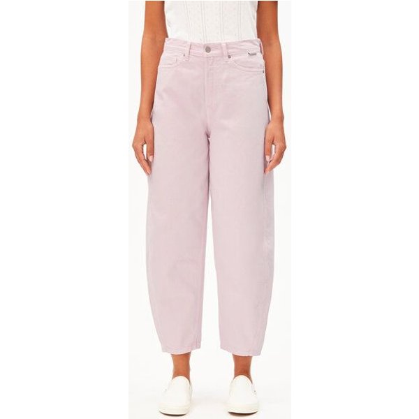ARMEDANGELS BAARLY BARREL Damen Barrel Jeans aus 100% recycelter Baumwolle