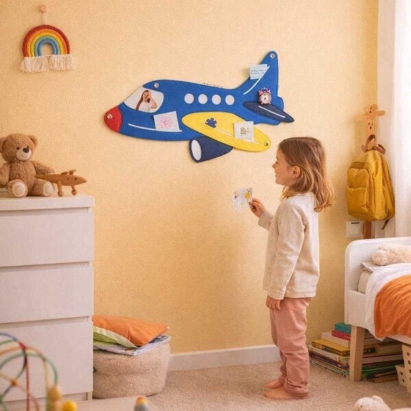 Flugzeug-Pinnwand zum Stecken & Pinnen für Kinderzimmer von RÅVARE