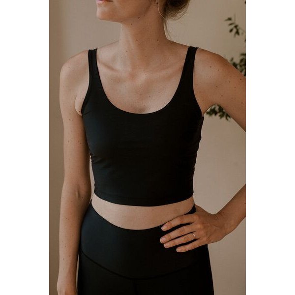 The View Yoga Iris Top Forever Black