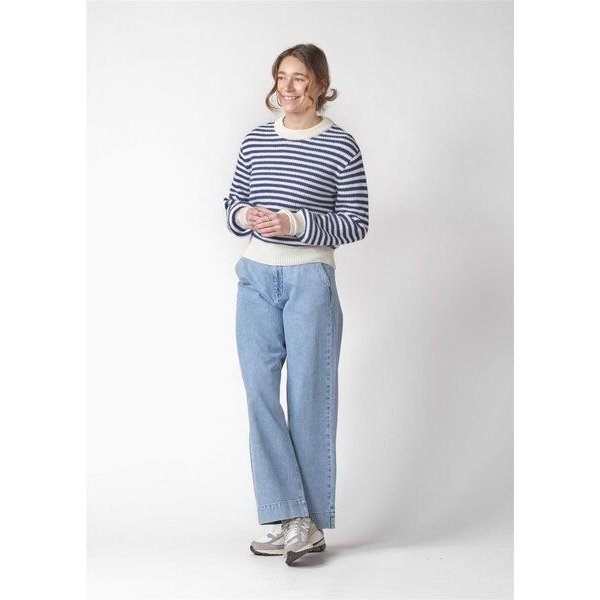 Klitmøller Collective Gestreifter Strickpullover aus Merinowolle Modell: Gunilla