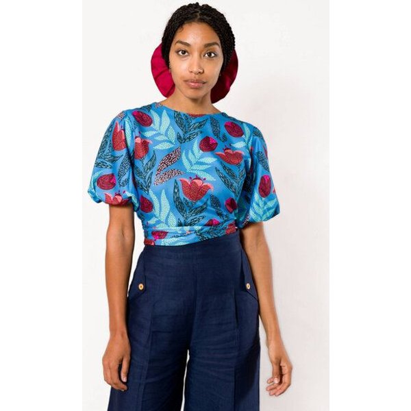 Nevice Blaue geblümte Wickelbluse