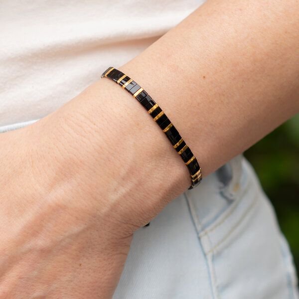 juni Schwarzes Armband "Shiny Black" - individuell verstellbar - handgemacht in Deutschland