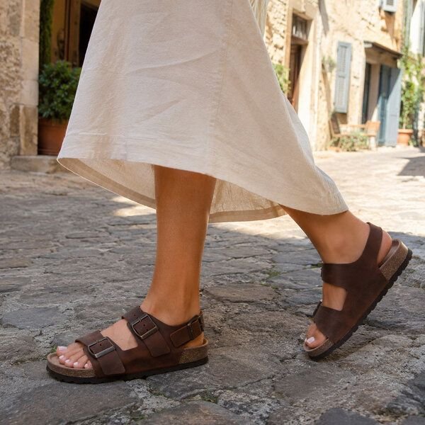 Tuffeln Leder Sandalen Baltrum mit weichem Kork-Fußbett hinten geschlossen