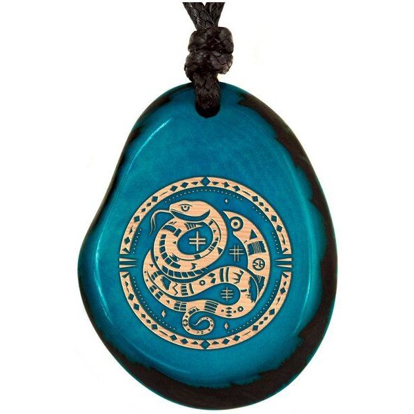 TÜRKISE Tagua-Kette mit graviertem Tieranhänger – | Simaru
