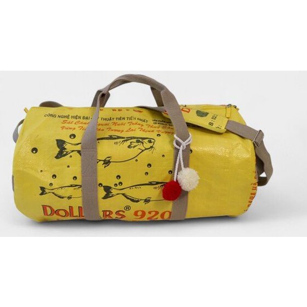 REFISHED fair fashion Tasche 'SPORTY BAG' - upcycelte Fischfuttersäcke