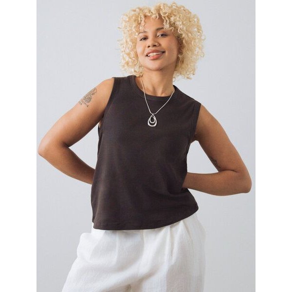 Honest Basics Damen Straight Fit Tanktop aus Bio- und recycelter Baumwolle