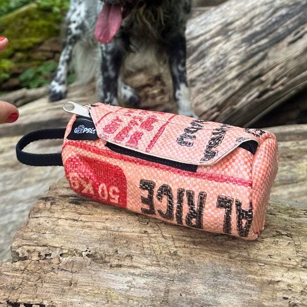 GOOPSI Futterdummy, Apportierspielzeug für Hunde, Upcycling aus Reissack, 19x8 cm