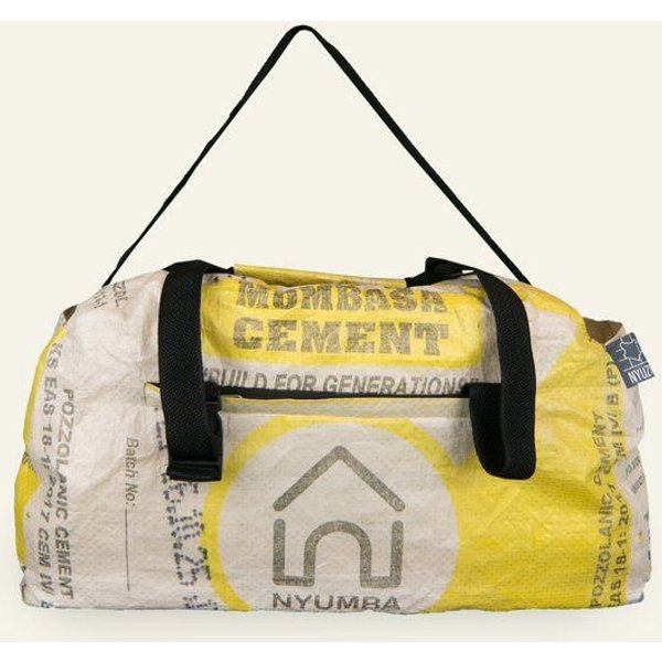Nyuzi Blackwhite Upcycling Weekender | Sporttasche mit Rucksackfunktion recycelt aus Zementsäcken
