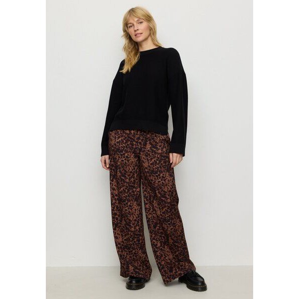 Damen Hose aus LENZING ECOVERO Viskose - SYRINGA LEO - recolution
