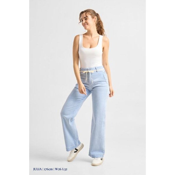 Damen Jeans DEW Flared High Waist French Pocket DAWN Bio-Baumwolle