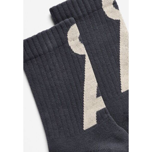 ARMEDANGELS SAAMUS SHORT Unisex Socken aus Bio-Baumwoll Mix
