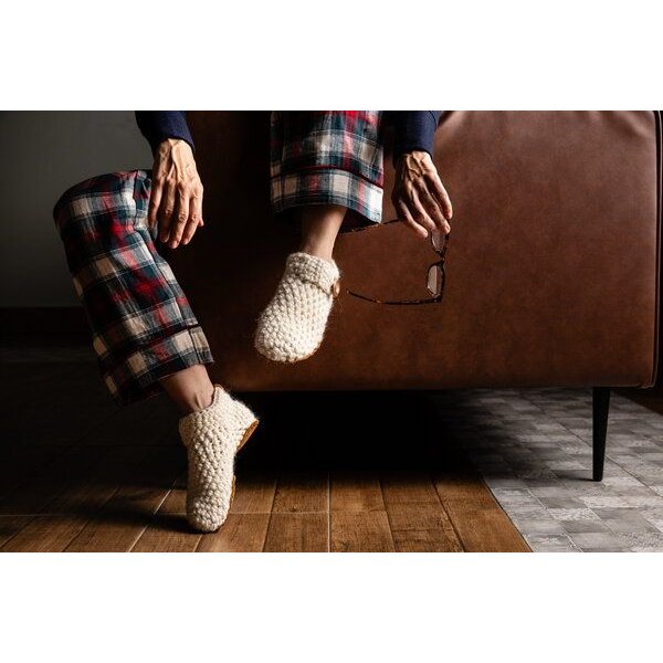 Knit Boots aus weichem Wollgarn – Damen & Herren, gehäkelt & handgefertigt | Kingdom of Wow