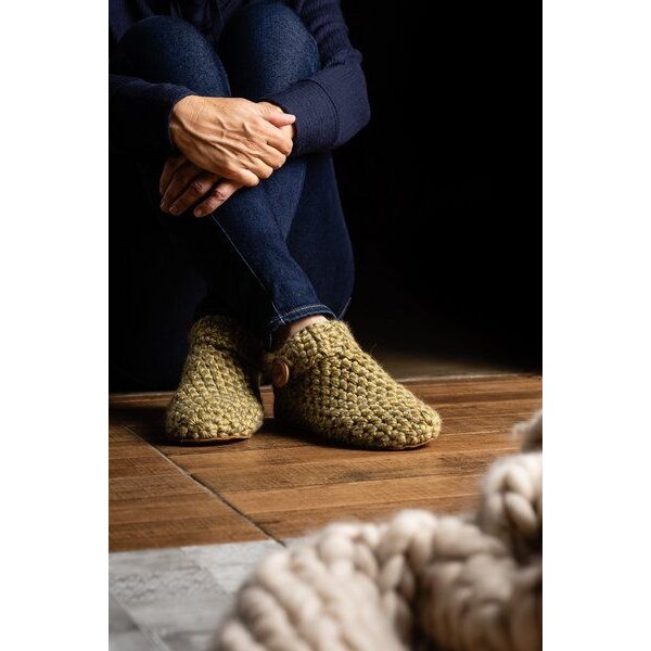Knit Boots aus weichem Wollgarn – Damen & Herren, gehäkelt & handgefertigt | Kingdom of Wow