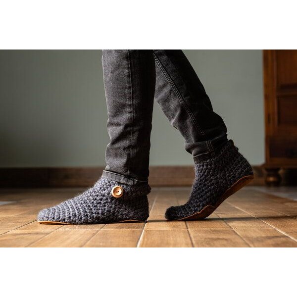 Knit Boots aus weichem Wollgarn – Damen & Herren, gehäkelt & handgefertigt | Kingdom of Wow
