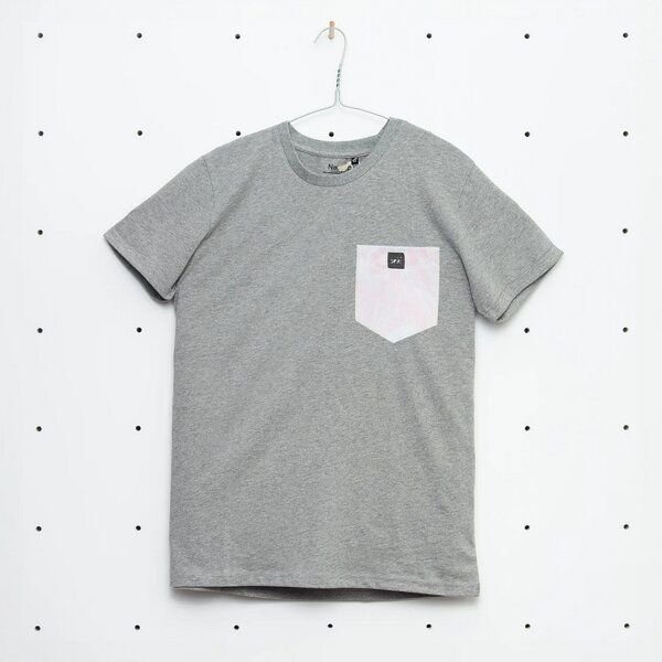 soki Choose Your Own Pocket T-Shirt mit Tasche aus geretteter Bettwäsche