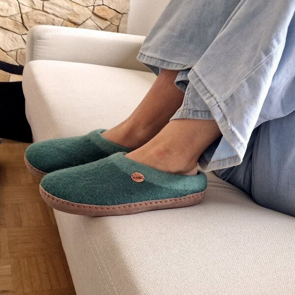WoolFit Sherpa Barfuß-Hausschuhe unisex Filz-Pantoffeln mit Ledersohle, aus 100% Schurwolle