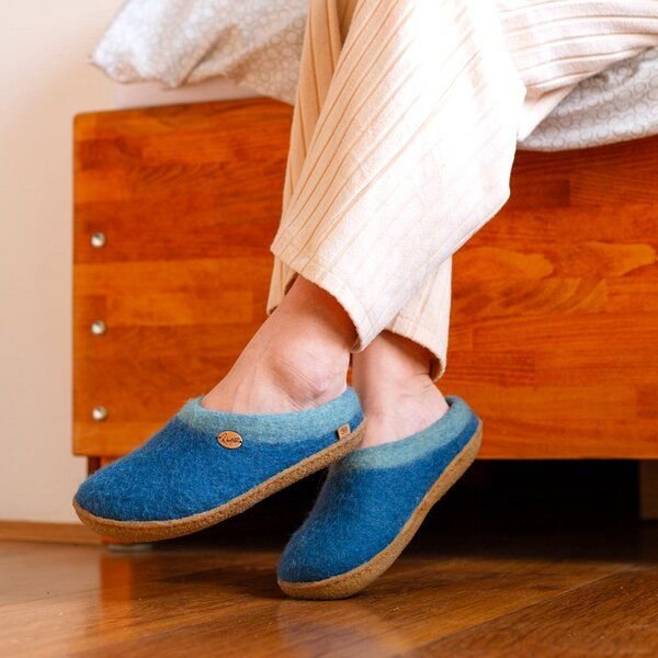 WoolFit Sherpa Barfuß-Hausschuhe unisex Filz-Pantoffeln mit Naturgummisohle, natürlich aus 100% Wolle