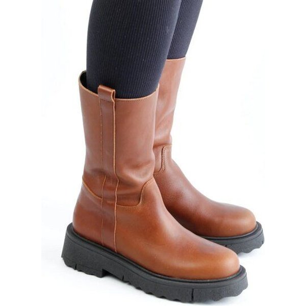 Grand Step Shoes Maxi Boots aus pflanzlich gegerbtem Leder