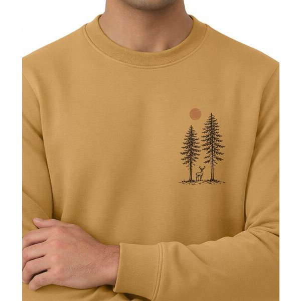 Spreecult Hirsch zwischen zwei Bäume - Unisex Sweatshirt - Bio und Fair - Wald Natur Tiere Sonne