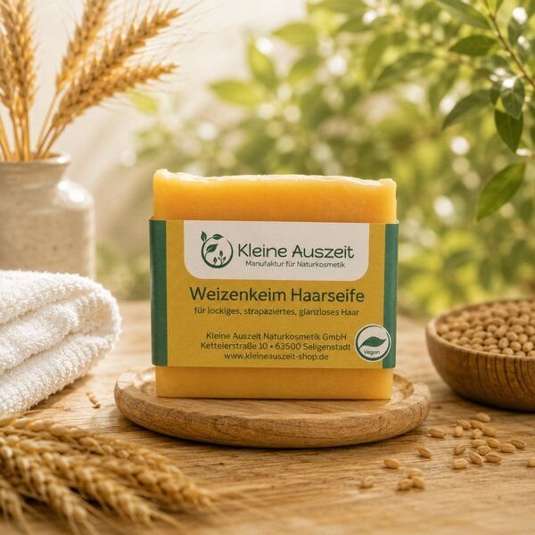 Kleine Auszeit Manufaktur Weizenkeim Haarseife und Körperseife- bei lockigem und strapaziertem Haar
