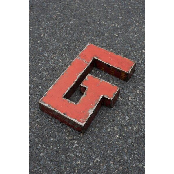 Moogoo Creative Africa Buchstabe A-Z aus recycelten Ölfässern -22cm- Post-Oil Industrial Upcycling