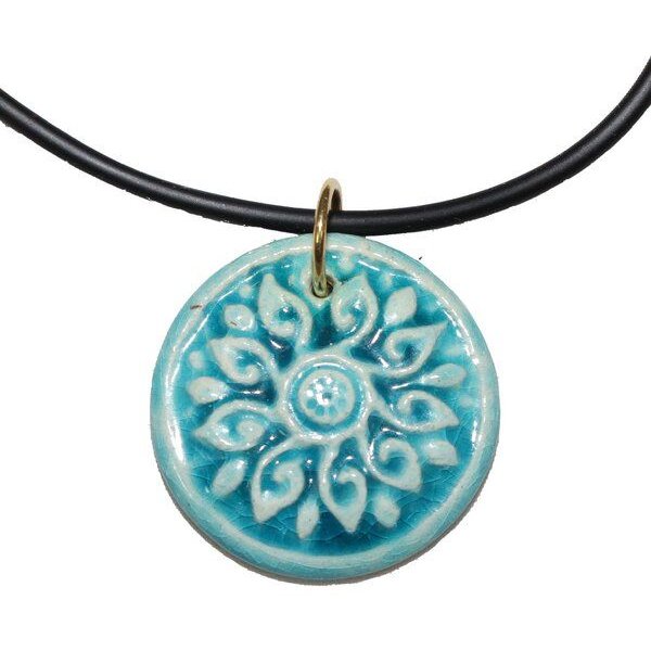 Schönes aus Indochina Schmuck aus Keramik, Anhänger Blume und Fächer am Kautschukcollier