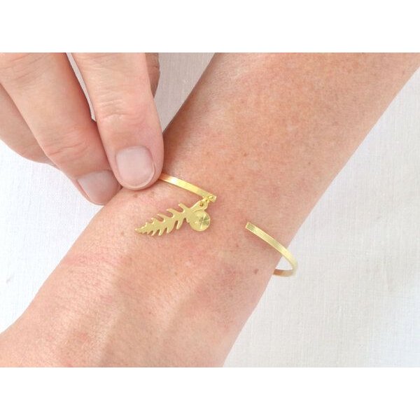 renna deluxe Armreif in Gold mit Farn Blatt