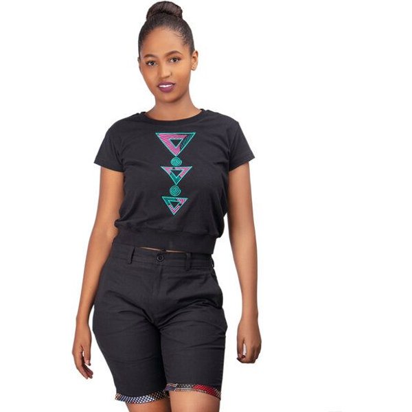 Croptop Africulture mit Kitengestoff Verzierung