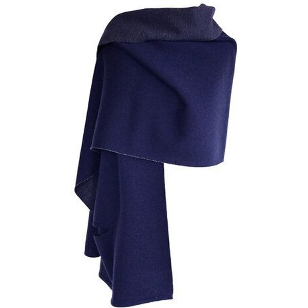 austriandesign.at EIN LochSchal reversibel aus extrafeiner Merinowolle