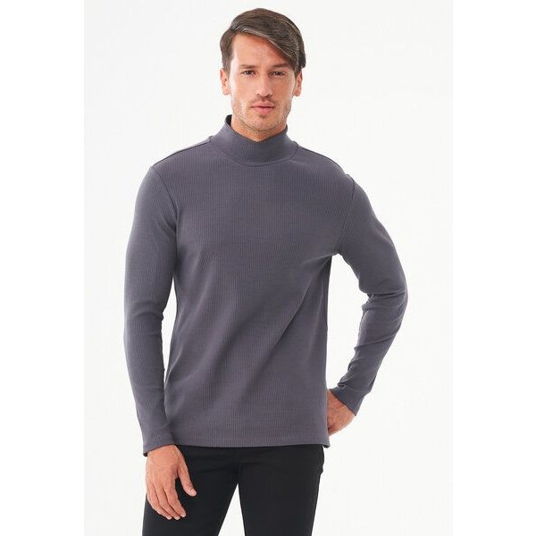 ORGANICATION Geripptes Langarmshirt aus Bio-Baumwolle mit Rollkragen