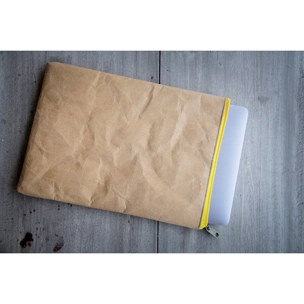 BY COPALA Gefütterte 13–14 Zoll Laptoptasche aus waschbarem Kraftpapier (Vegan-Leder-Optik) mit gelbem Zipper – Nachhaltige wasserabweisende Hülle für MacBook, Dell, HP, Lenovo