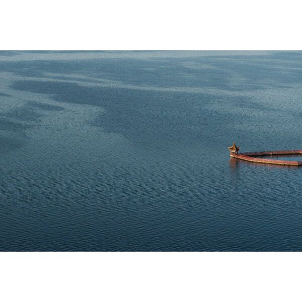 Photocircle Poster / Leinwandbild - Magic Hour on Erhai Lake