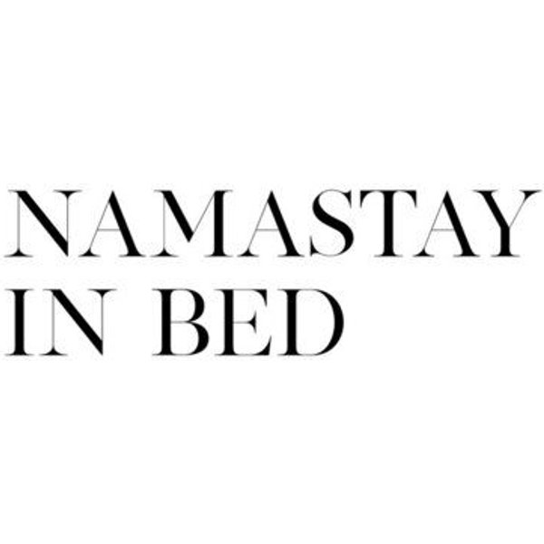Photocircle Poster / Leinwandbild - Namastay in Bed