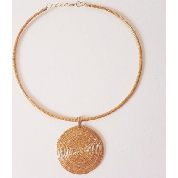 BAGHI Collier Paulista mit rundem Anhänger aus goldenem Gras