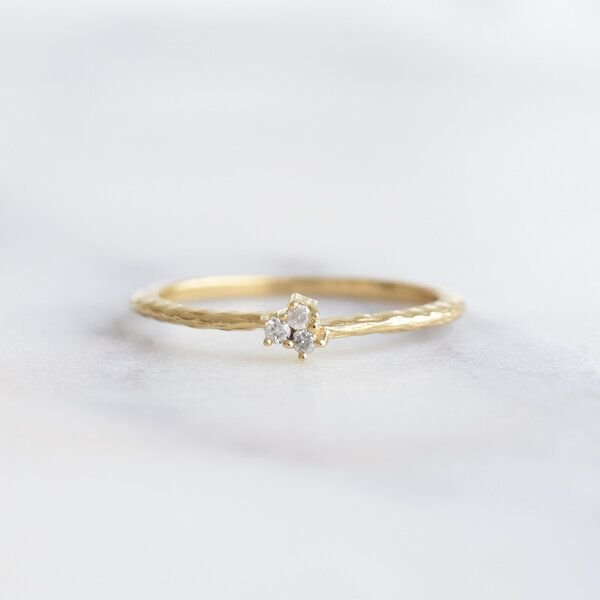 Eppi Silberner Ring mit Diamanten im Hammerschlag-Design Milan